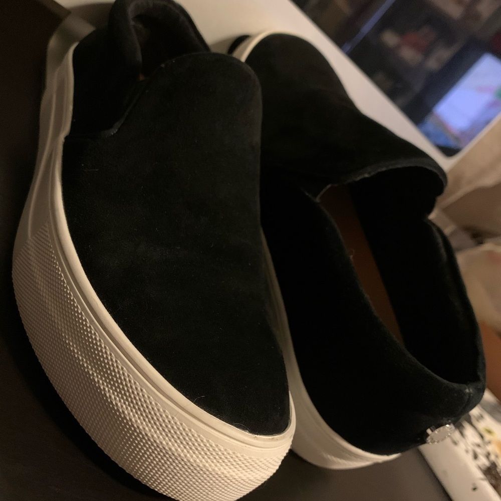 Steve Madden slip ons